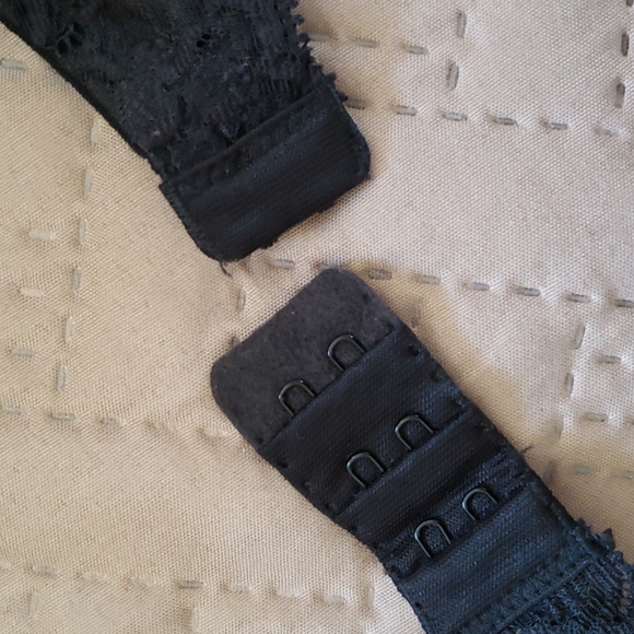 Victoria's Secret Pink and Black Lace Demi Bra - Picture 7 of 9